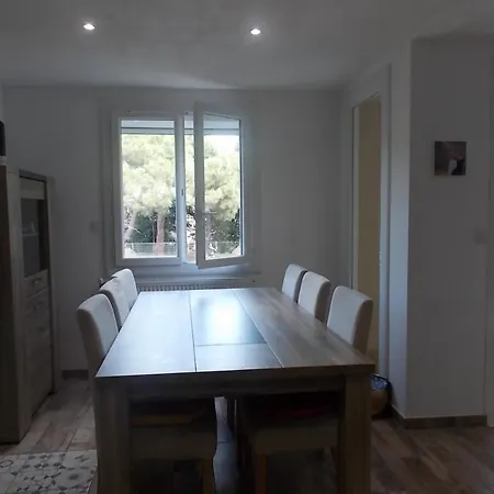 Apartment Nice Cosy And Bright Apt With Balcony In